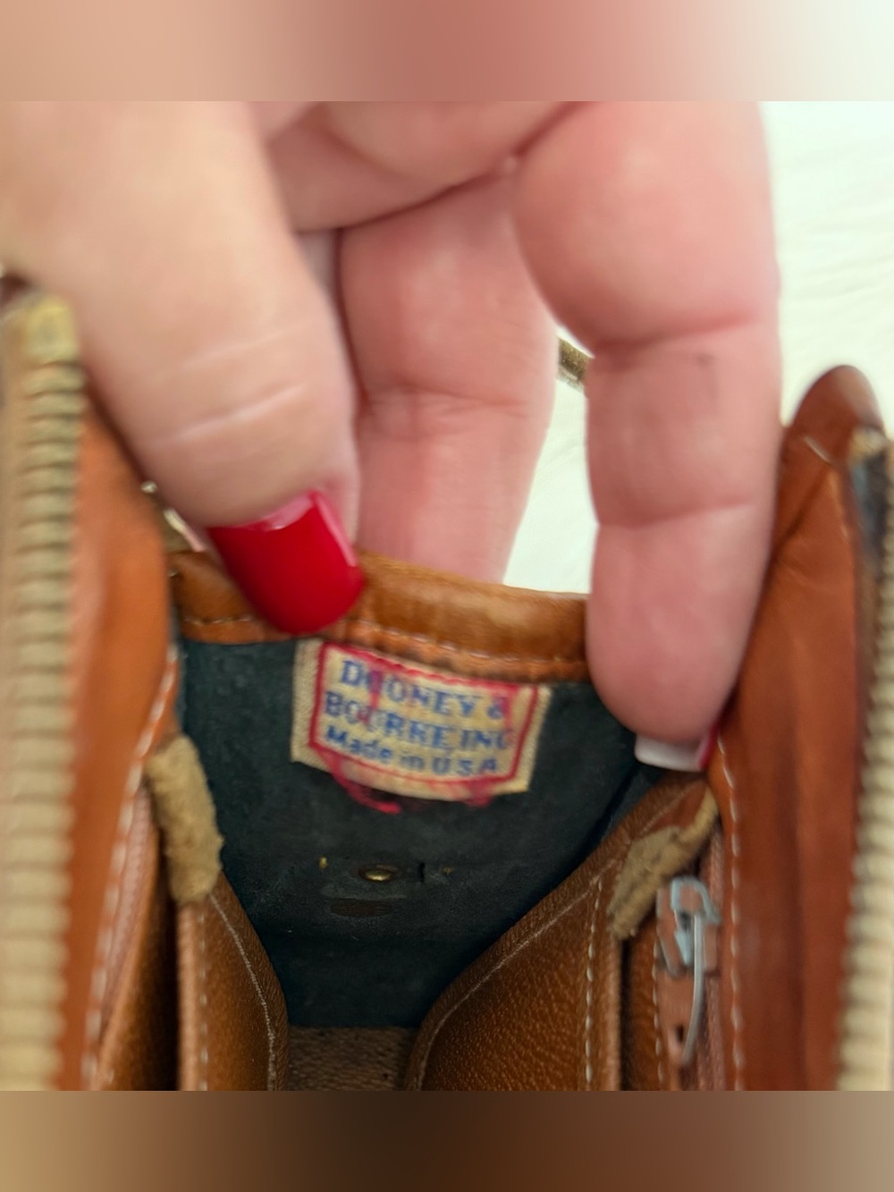 Authentic Vintage Dooney & Bourke All-Weather Leather (AWL) Crossbody Bag - Picture 15 of 16